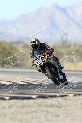 media/Dec-06-2025-CVMA (Sat) [[4a896cc04c]]/Race 9-500-400-350 Supersport/